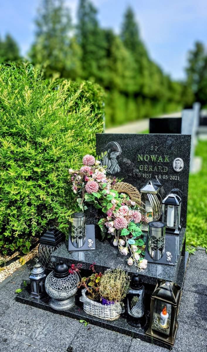 Ciszewski_A's tweet photo. Tychy-Wartogłowiec.

Kombajnista, przodowy, hajer.
Fest dobry Chłop.
R.I.P.
#mójŚląsk https://t.co/7AgOskOSwe