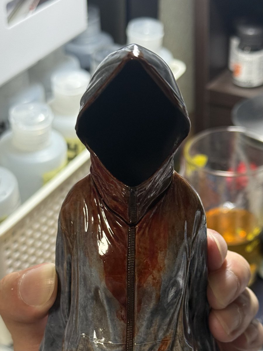 Plamaru_Channel's tweet photo. フードの中、暗黒ブラック塗ったんやけどマジで真っ暗や
すごい
こわい https://t.co/mxEFfhaokc