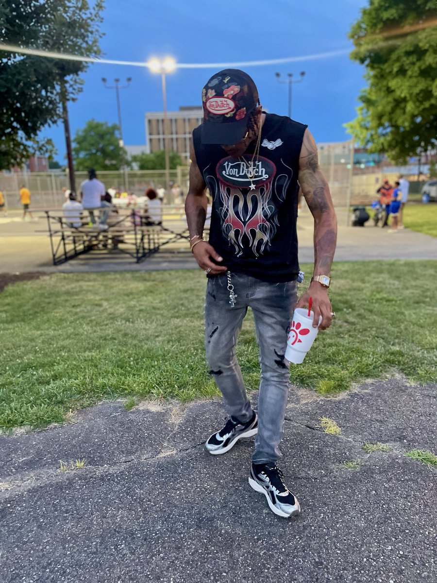 slim_gms's tweet photo. Since a jit I been legit real Soulja standing on ten 🤘🏽🦈💙 #S4L #GMSENT #BIGSOULJA #LOBBYGENERAL https://t.co/uoPdS58p3S