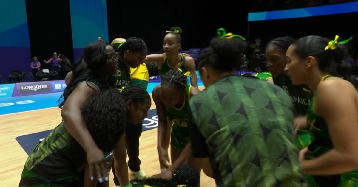 KadeemBarrett99's tweet photo. HOLY SHIT THEY DID IT!!!

Jamaica's Sunshine Girls 🇯🇲 defeats the Australian Diamonds 🇦🇺 46-45 to advance to the final of Netball at the Commonwealth Games 🔥🔥😳😳🔥🔥 https://t.co/9I2XozOCvd