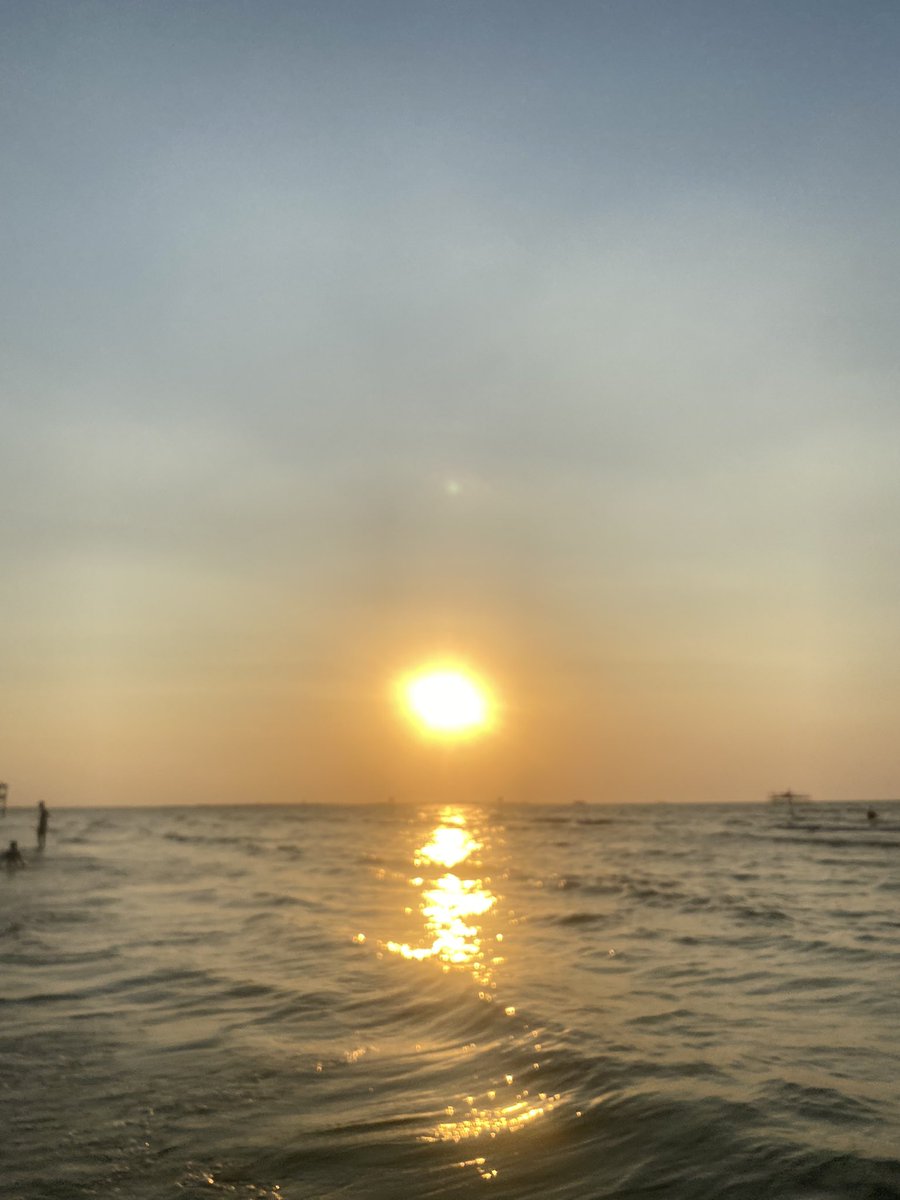 utihee's tweet photo. hari terakhir bgt nih disini.. sedih banget https://t.co/vMKmEXlbxm