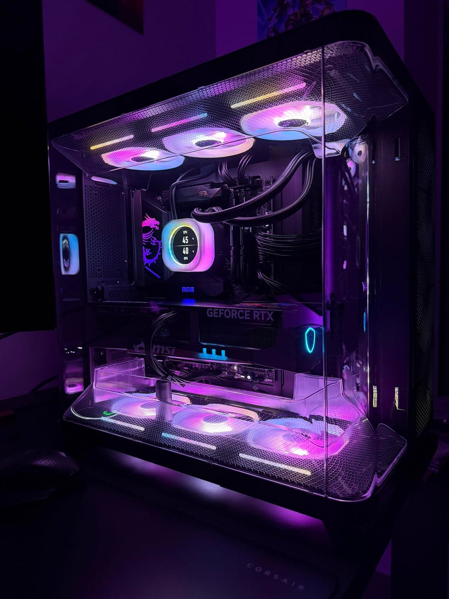 CORSAIRDE's tweet photo. Wir lieben diesen mehrfarbigen AIR 5400 Build von Technologydude117 (auf YouTube)! 🌈
Er zeigt eindrucksvoll, wie vielseitig sich iCUE nutzen lässt, um alle Kammern des Gehäuses mit beeindruckenden Farben in Szene zu setzen. 🔥 https://t.co/hEpKpDbwjP