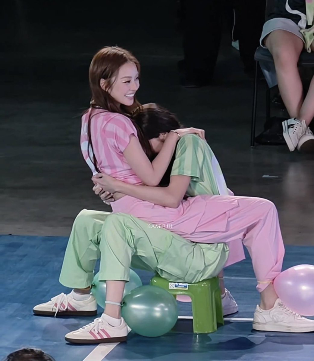 mlformiulena's tweet photo. lena resting her head on miu’s chest in that position oh this is the most gayest thing i’ve seen today

LENAMIU GIRLS CUP CH3
#CH3GirlsCup2026 https://t.co/BL8ejbCQR2