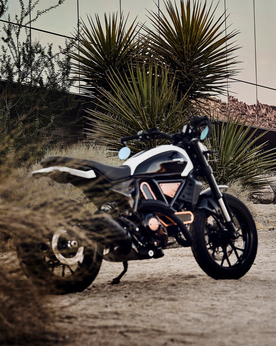scramblerducati's tweet photo. Scrambler, but make it more futuristic than ever.

https://t.co/QVFoyV4I9g

#Ducati #ScramblerDucati #Rizoma https://t.co/iqAZUSg9rk