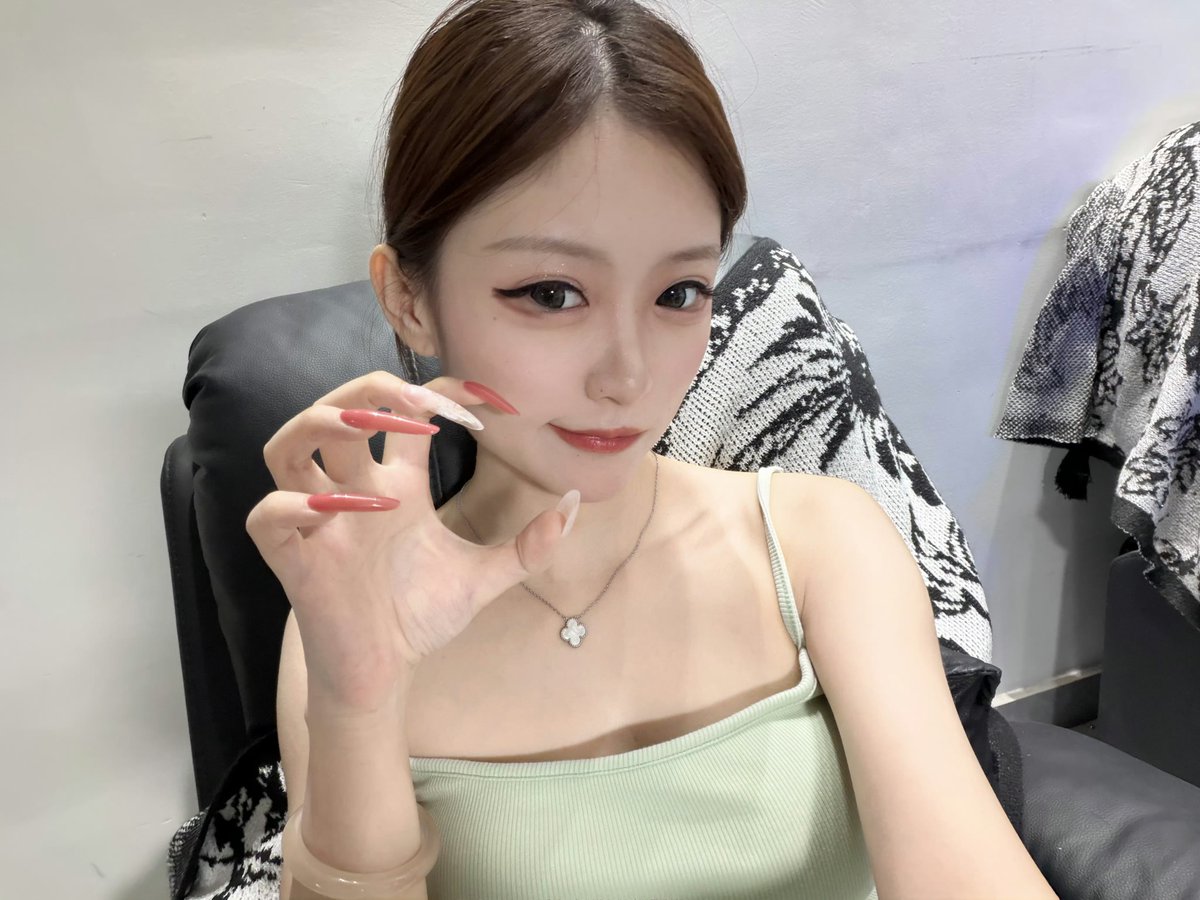 ox8tgo's tweet photo. 不显白的美甲我不做😋 #4i #��控 #s https://t.co/n1jNwBg5QW