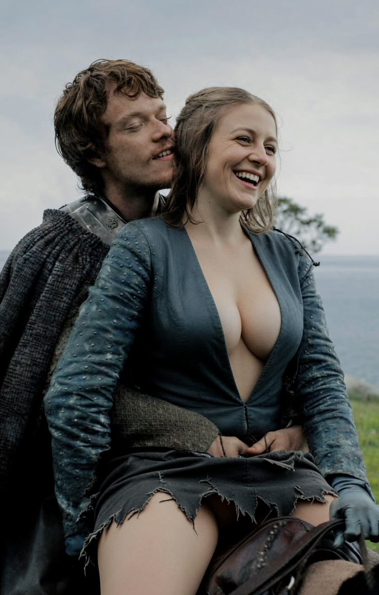 Bridgetrso's tweet photo. This scene hits harder every time I watch it😂

#gameofthrones https://t.co/MiZsfIYKJi