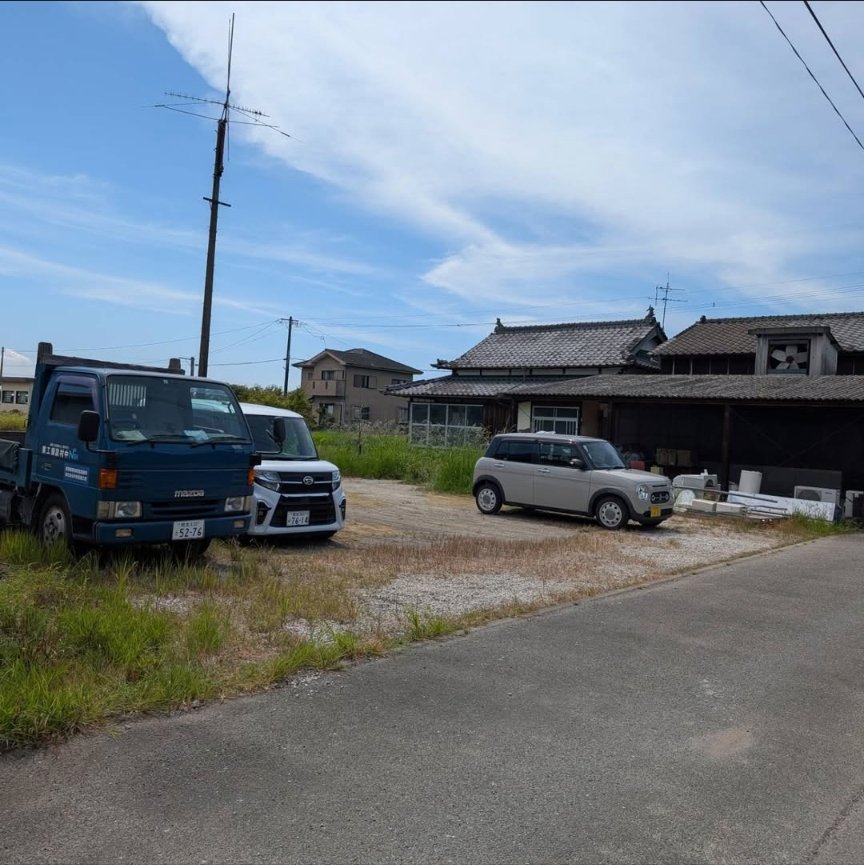 NetHornet's tweet photo. 水道に続き『洗濯機』設置しました。
どなたでも【無料】でご利用いただけます。

小さなお子様がいらっしゃるご家庭や、介助・ 介護が必要なご家族がいらっしゃる方を優先とさせていただければ幸いです。

水などの支援物資もあるのでご自由に持っていってください。

【ご利用詳細】
場所：(株)中村設備工業斜め前
熊本県鏡町貝洲1101-3 
駐車場もあります。

利用時間：24時間いつでもどうぞ!

持ち物：洗剤・柔軟剤(各自ご持参いただけますと助かります) 少しはあります

#熊本 #災害支援 #洗濯 #給水 #支援物資 #八代市 #鏡町