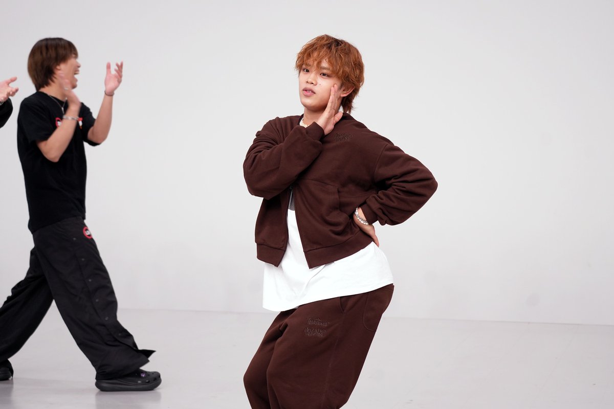 tvtokyo_plus's tweet photo. ＼📢記事公開／

三代目 J SOUL BROTHERS「R.Y.U.S.E.I.」
令和の今 再び大バズりのオリジナルダンス⁉

今夜放送
「ヴィクトリーグ！」収録レポ

記事は👇
https://t.co/Dj0FKyNgbL

LIL LEAGUE＆KID PHENOMENONが
人気振付師 #えりなっち さんにバズりの極意を学ぶ

@tx_victoleague https://t.co/01SU2MzE9X