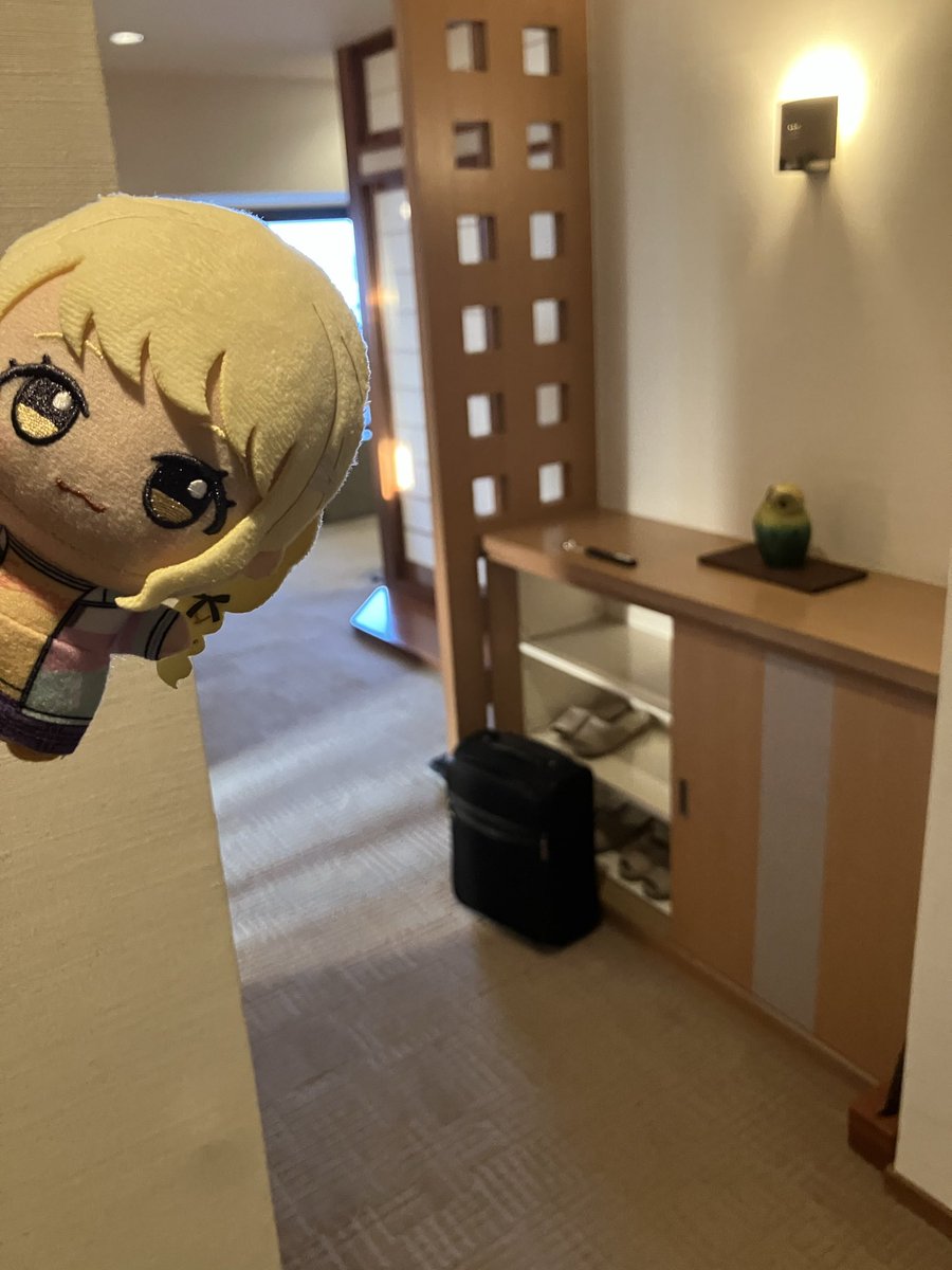 sittonau's tweet photo. 今日の宿。団体客のおかげでスイートルームへランクアップした。オージャンビューの最高の宿。 https://t.co/ogXhvVbzDb