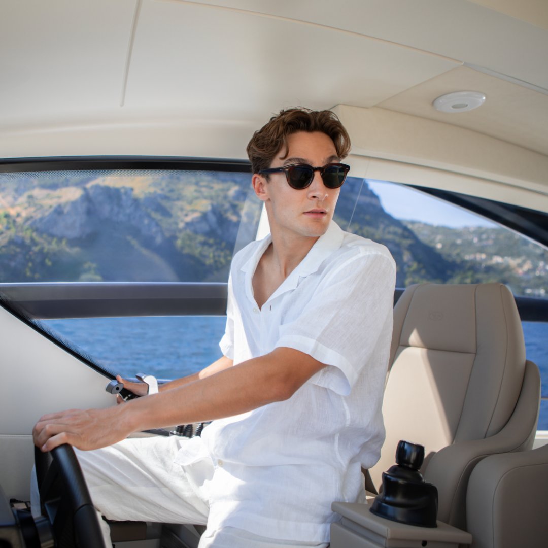 pershingyacht's tweet photo. The Pershing inside track.

Let @GeorgeRussell63 lead the way to an adrenaline-filled August.

Pershing 6X. Defiant by nature.

#TheDominantSpecies          

#FerrettiGroup #Pershing  
https://t.co/jw9e6ad3cY https://t.co/1a1p8WJwuF