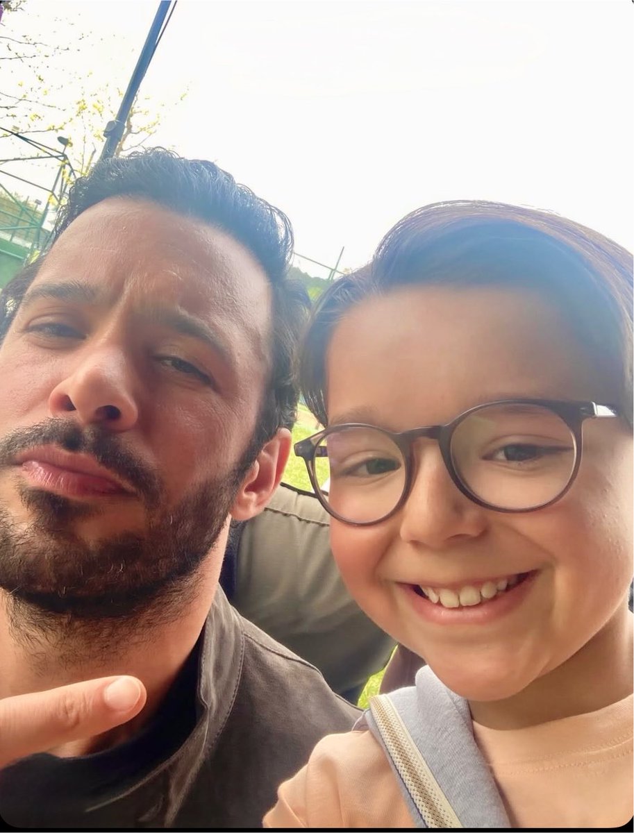 BarisArducWorld's tweet photo. NEW 📸

Barış Arduç ve Oakberry Türkiye için çektiği reklam filminde oynayan küçük oyuncu 

#BarışArduç ••• #Oakberry https://t.co/UX7wOFIgYF