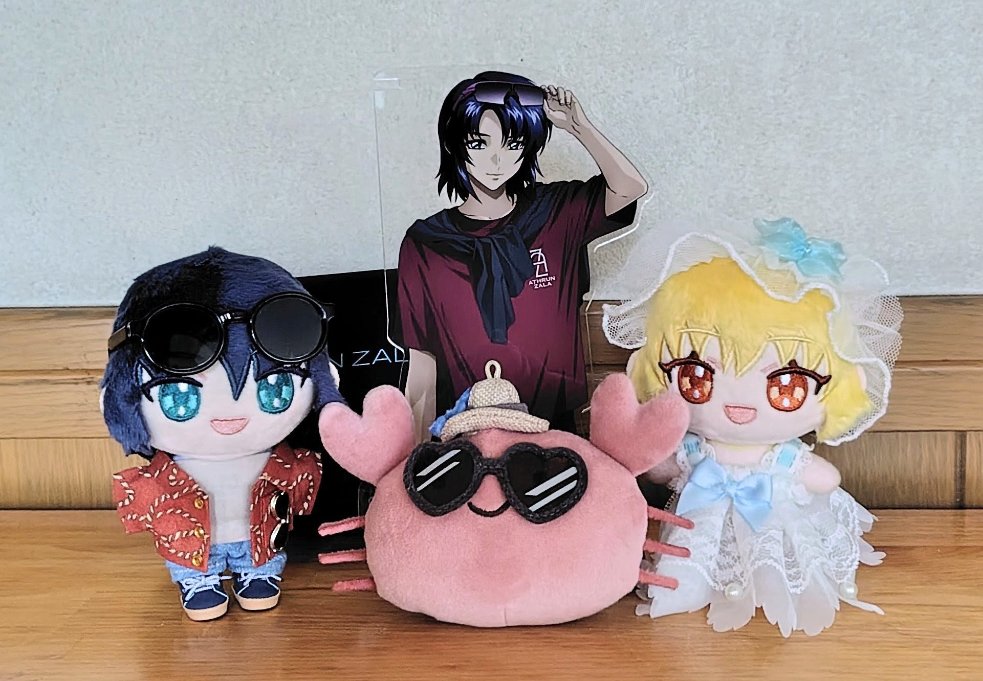 hororo05's tweet photo. 🕶️とアクスタ届いた✨️
ケースに入れてバカンスなぬいちゃんと飾ってあげたい https://t.co/XJndUlyYnw