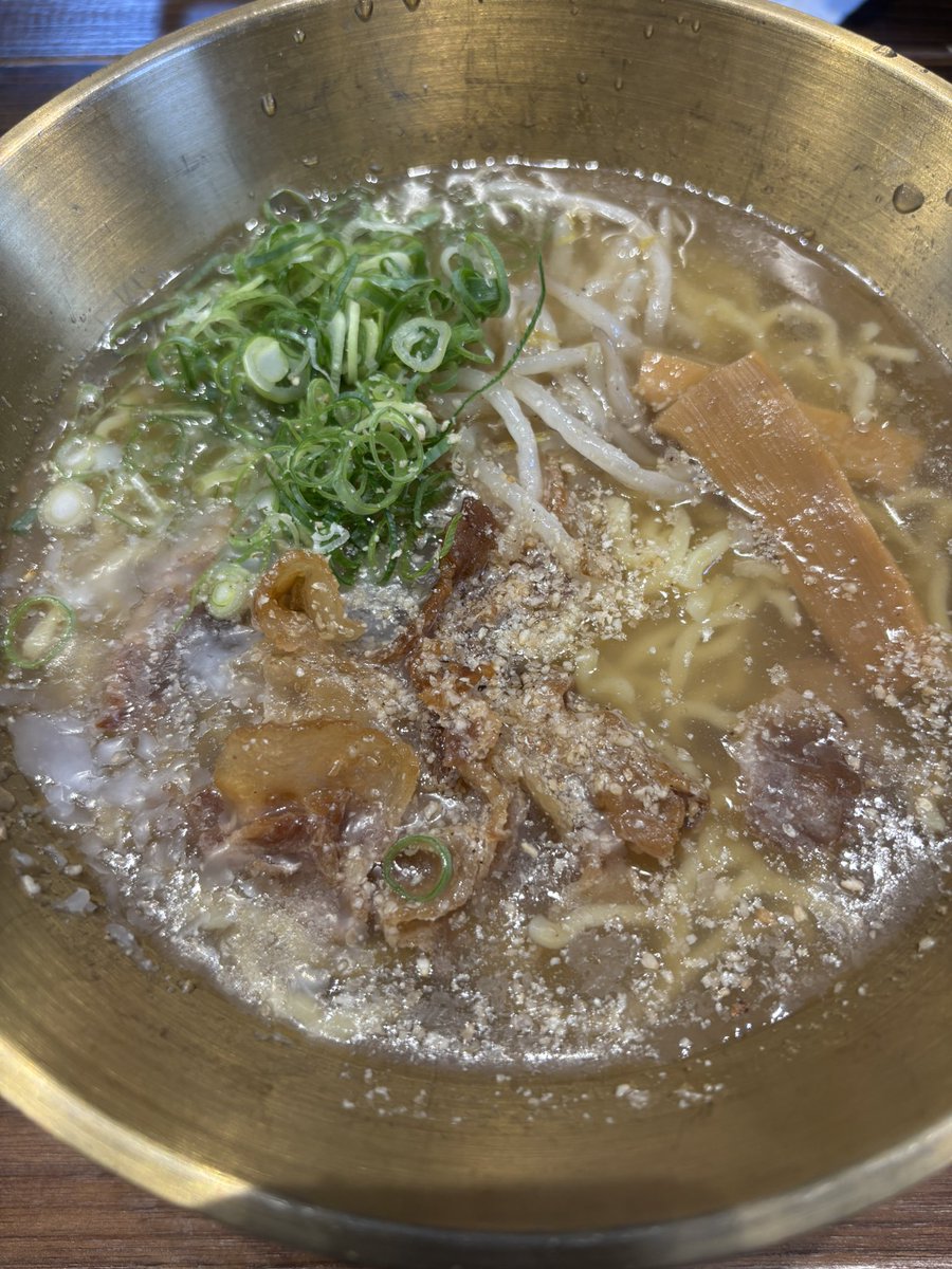 HDoctor173269's tweet photo. 「味噌らーめん 中山商店」
　📍岡山市北区大和町1-14-7

🍜冷やし 塩らーめん
　　　　　　　夏季限定

ことろどころの脂の白い固まり
は少し気になりましたが、
塩味のバランス良くさっぱり😋
夏の塩分補給にぴったり😋 https://t.co/TUVEZyGibz