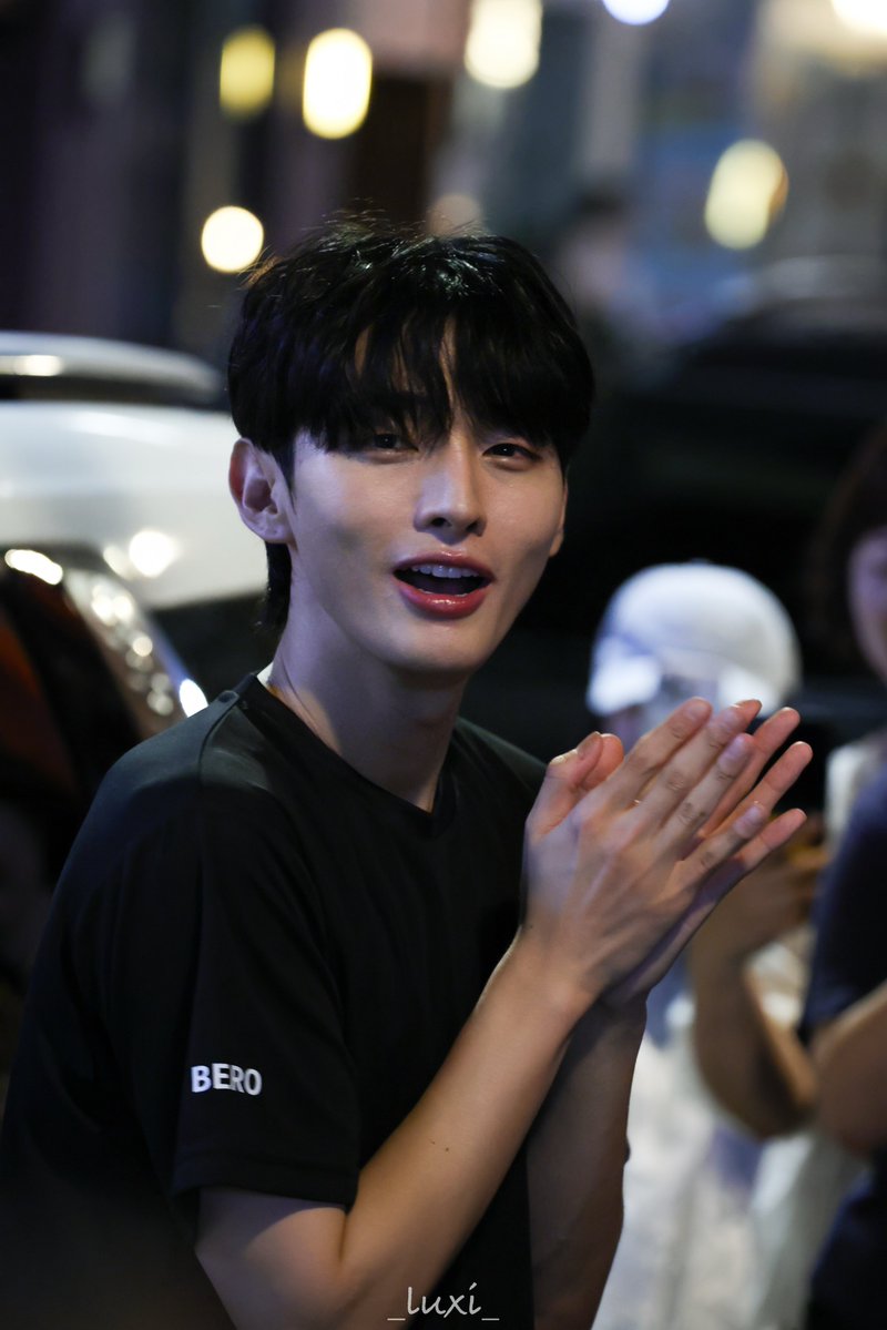 lluuu_0707's tweet photo. 073126 <소년의 초상> 퇴근길🎨
#윤지성 #YoonJisung #소년의초상 https://t.co/6Jl6PdxyDg