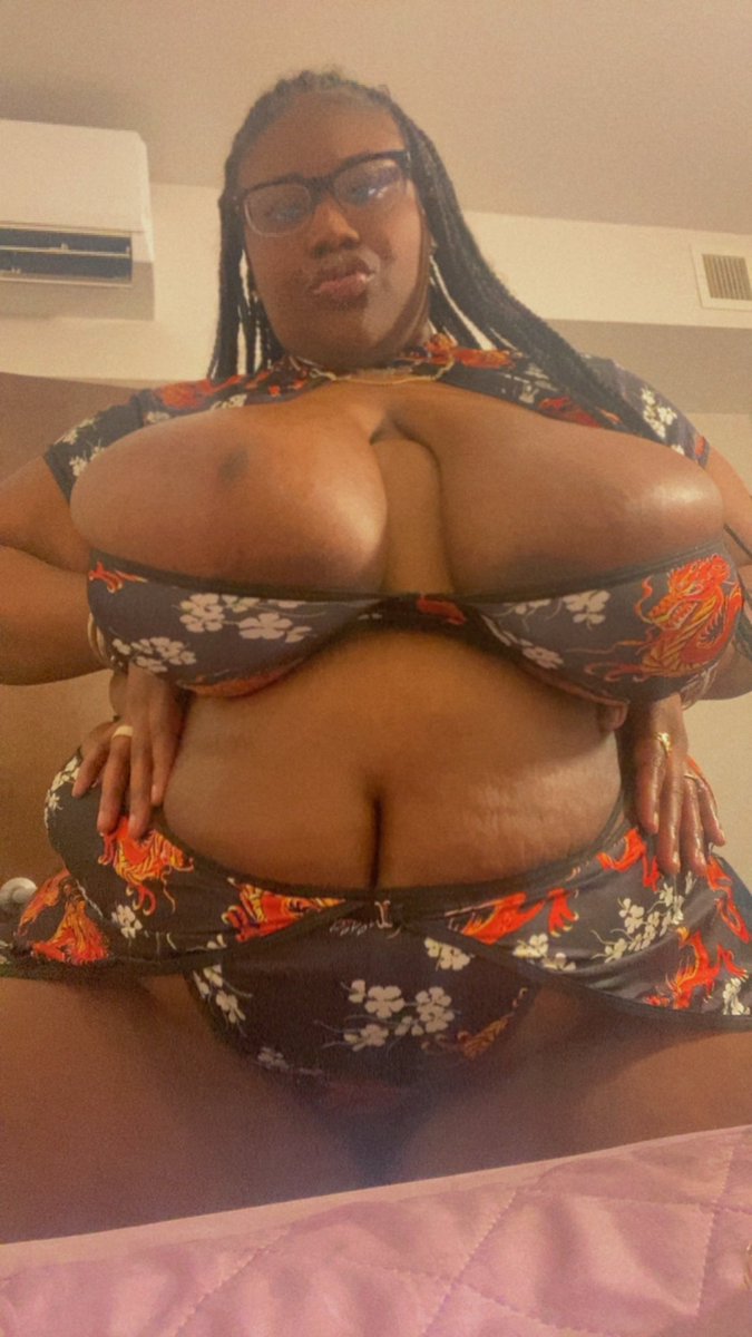 Fun_Size_Jah's tweet photo. Is this what you came for? 😏 https://t.co/CcAVrO5bD3