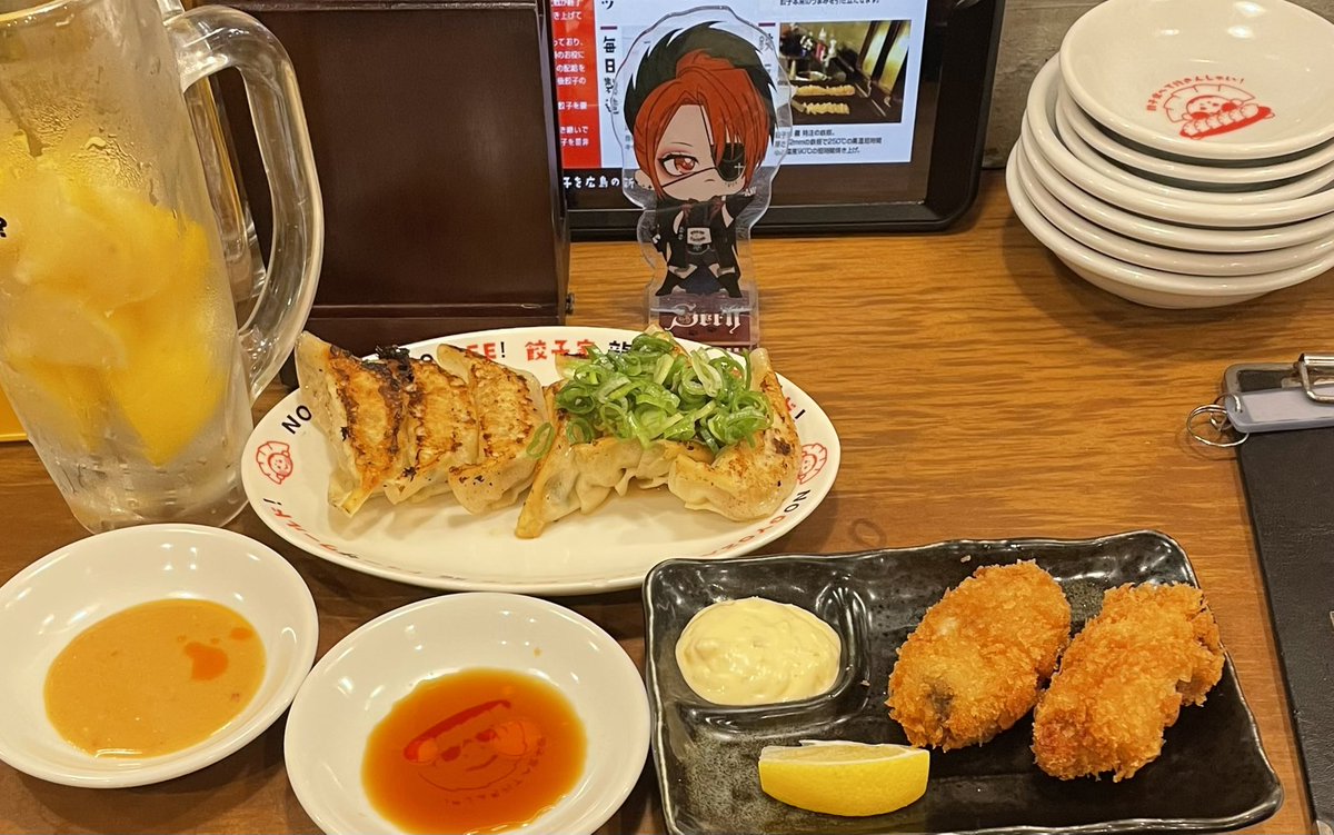 you0044444's tweet photo. 腹減った‼️
とりあえず牡蠣とコウネに
ありつけた🦪🥩うめぇ～～ https://t.co/ybTziBd3K5