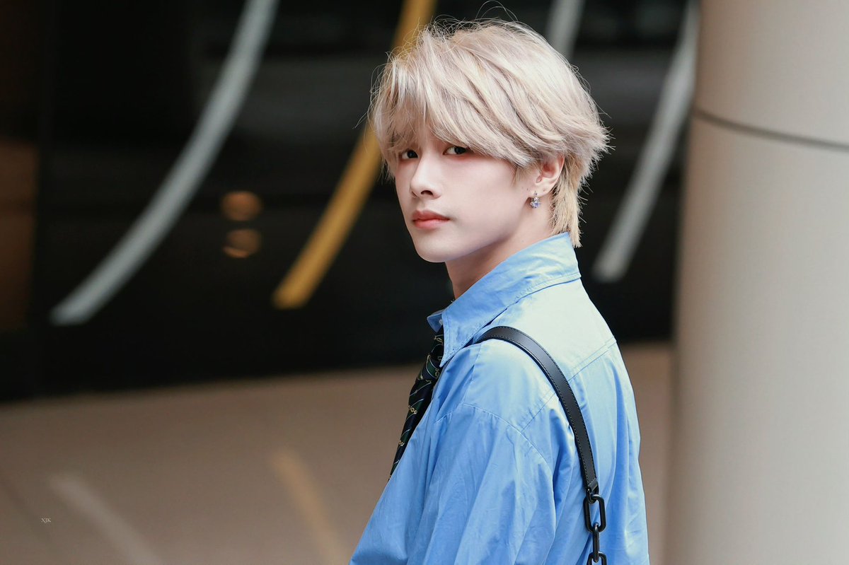ZIGEUM_'s tweet photo. 어떤 느낌으로 나타나려나 https://t.co/7niA7hoMj3