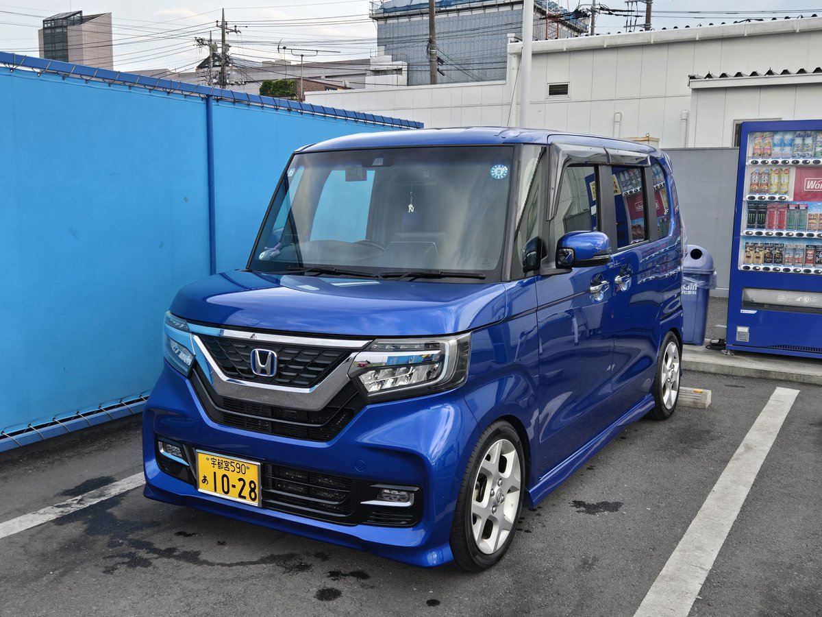 Super_4488's tweet photo. 明日のために洗車してました。

部品交換とか新たに取り付けたものとかあるので小変更あります。
車高はもう少し下げれば良かったかな…ってところ。

N-BOXで参加するのでよろしくです。

#HONDA_ALLSTAR_MTで会いましょう https://t.co/3CyRpHFceN