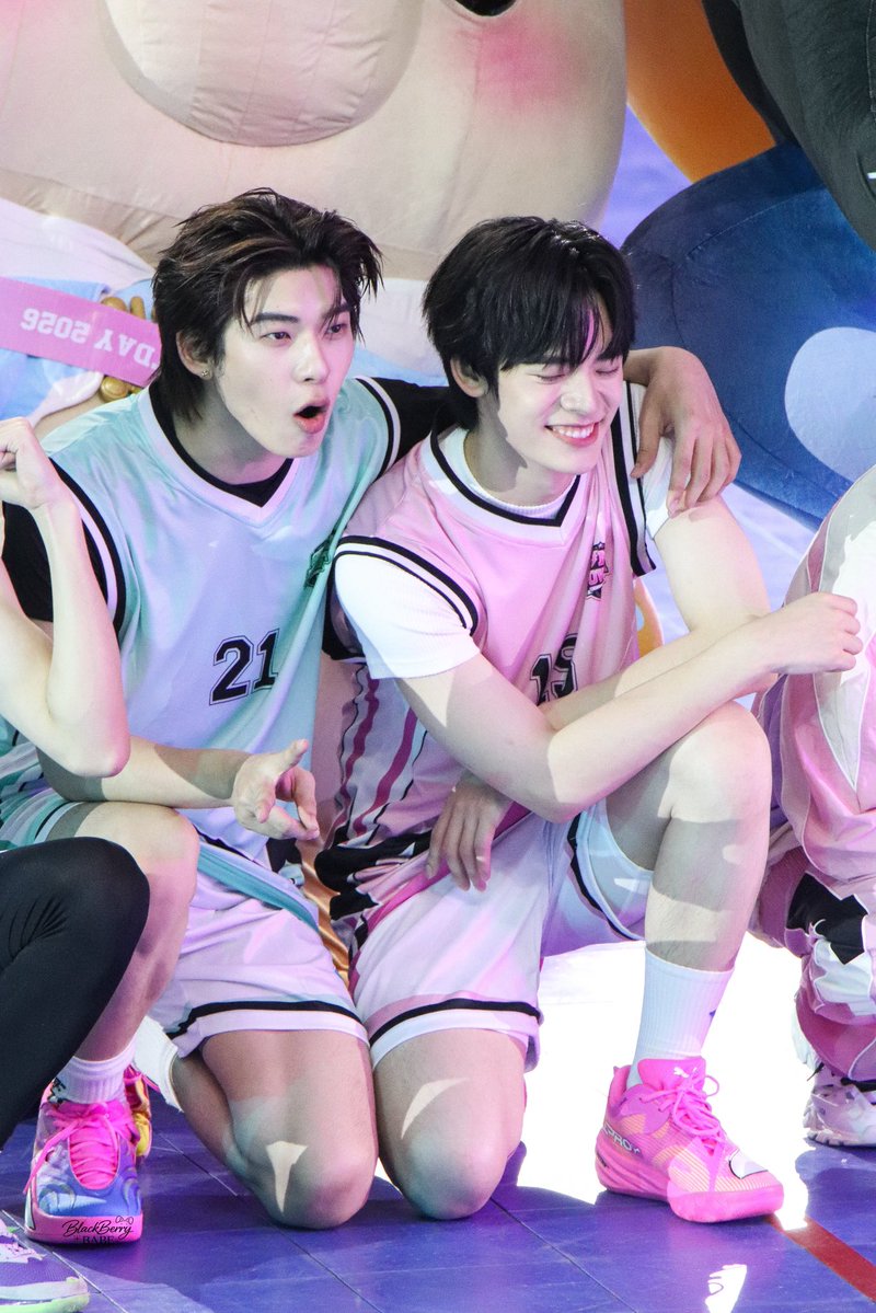 BlackBryBABE's tweet photo. 01.08.26 | อิจฉาครับ แต่เหมาะสมกันมาก

TEETEEPOR CHEER UP

#ตี๋ตี๋ป๋อสปอร์ตเดย์2026
#DMDSportsDay2026 https://t.co/q377tqqeKG