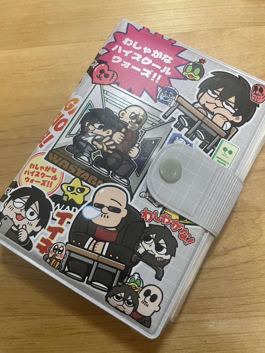 robocom0616's tweet photo. ぶくちゃんがわしゃのアイキャッチは、グッズ化意識してると言ったあの日から一冊にまとめたかったぱしゃこれと過去イベント特典たち。
今回のシール帳に無理やりまとめたらパンパンになった。 https://t.co/10huGvPAN3