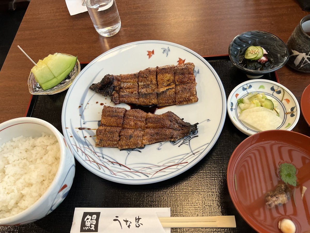 NAL1971's tweet photo. 昼ごはん抜きで釣り🎣していたので早めの晩ご飯。
長焼き定食。 https://t.co/rpd6E3vGu1