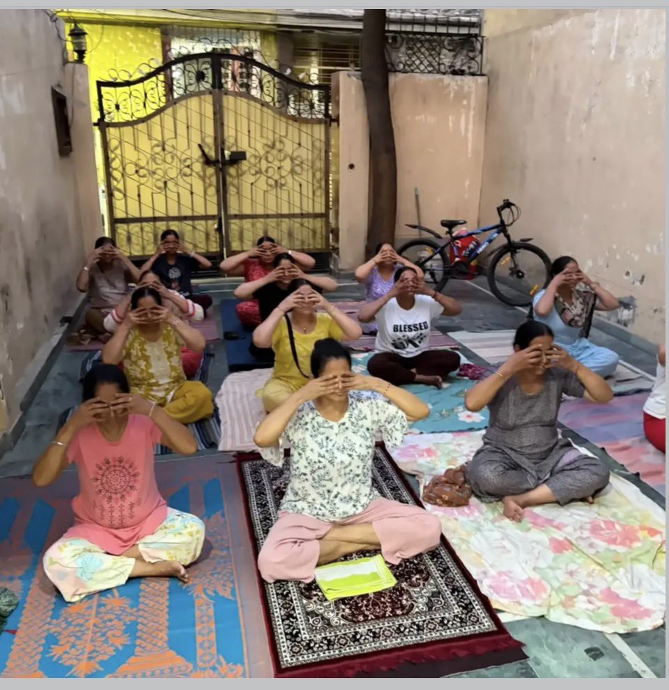 NiSha3305's tweet photo. #cmdy
#cmdiyogshala
#fatehgarhsahib
#yogainspiration
#governmentofpunjab https://t.co/0PUAvNfoJA