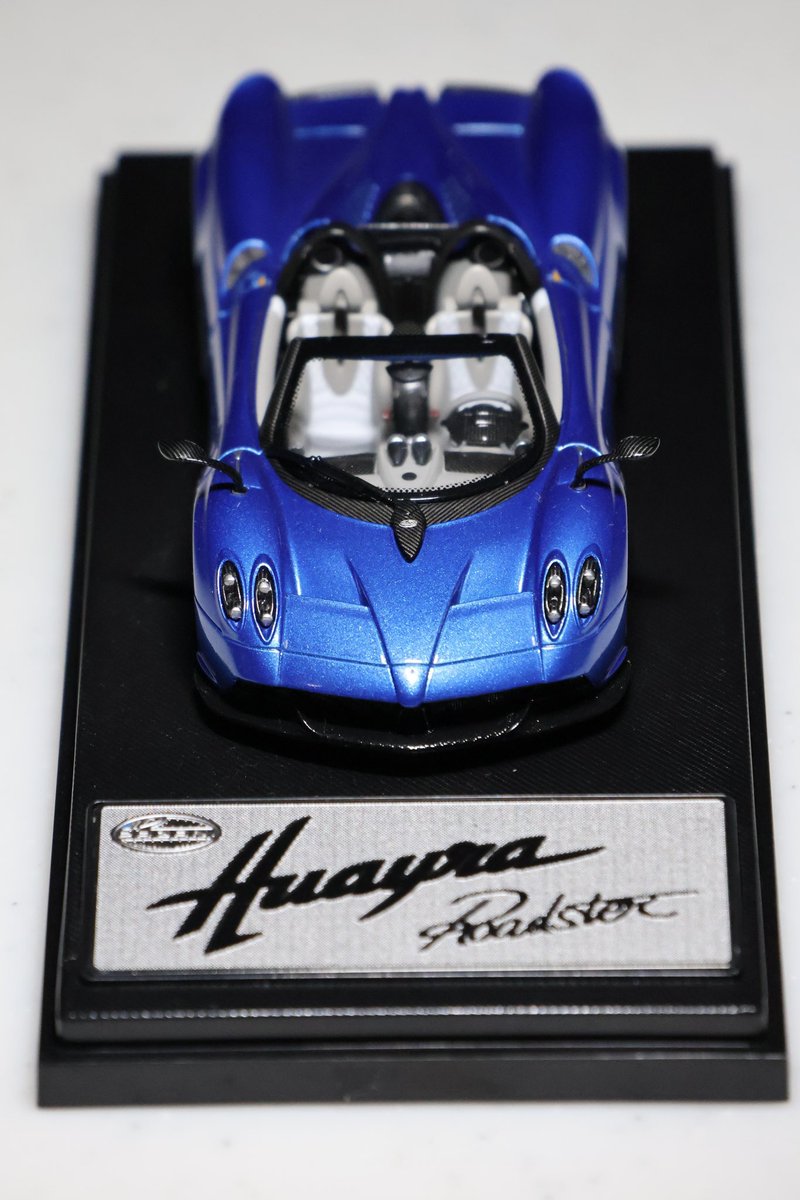 Meta_ln's tweet photo. 大阪日本橋で買ったPagani Huayra Roadster 😍
ーーーーーーーーーーーーー
Manufacture: lcdmodel
Scale:1/43
#pagani #huayra #huayraroadster #modelcar #lcdmodel https://t.co/6sNG4r9NWp