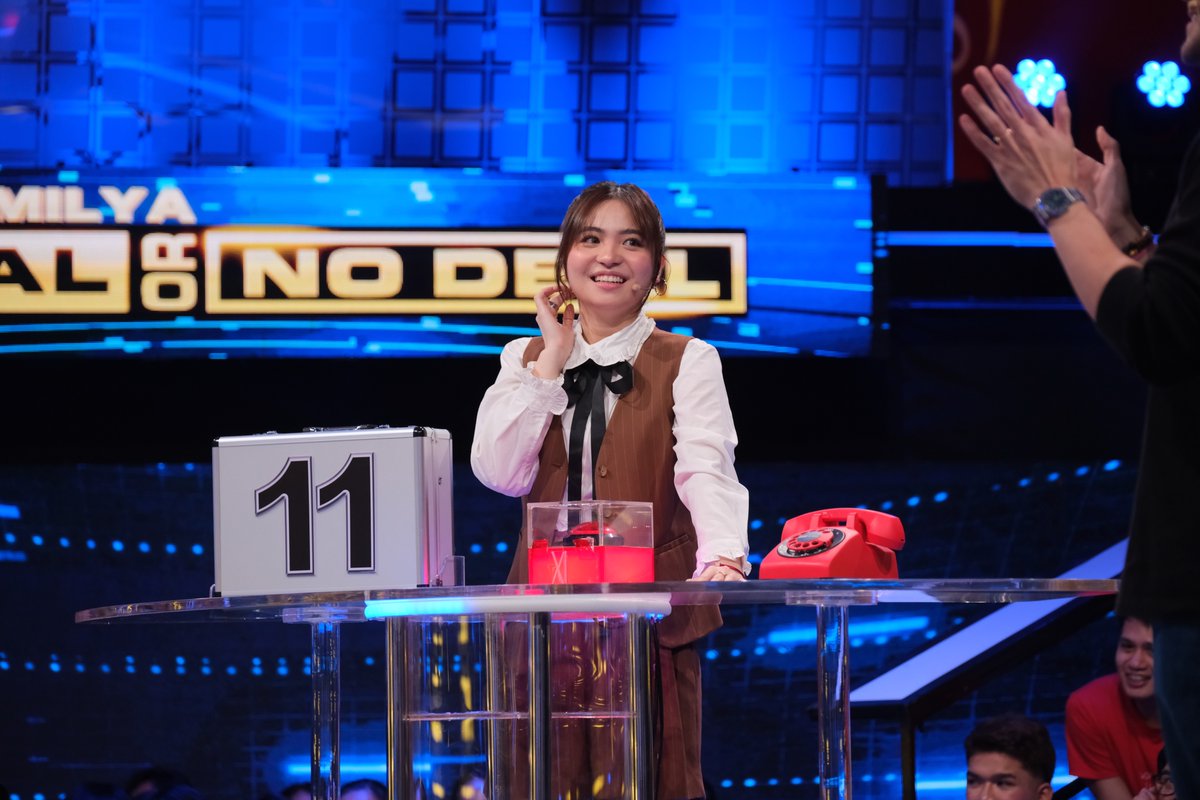 Kapamilya_DOND's tweet photo. Mula briefcase #20, piniling ilaban ni Sharlene San Pedro ngayong gabi sa #KapamilyaDealOrNoDeal ang briefcase #11! Nasa loob kaya nito ang isang milyon? #KDONDSharlene 💼☎️ https://t.co/XHgoz7cU0O