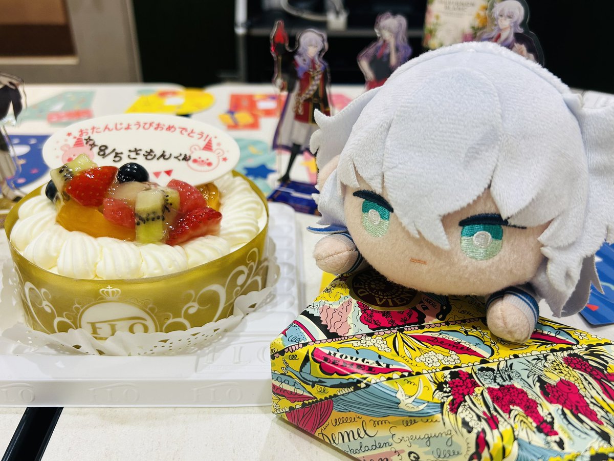 tmng_sh's tweet photo. ちょっと早いですが、きおさんと左門のお誕生日会しました〜！
6時間ハイカラ見ながらおしゃべりして楽しかったです🌸 https://t.co/IOFCYSpY62