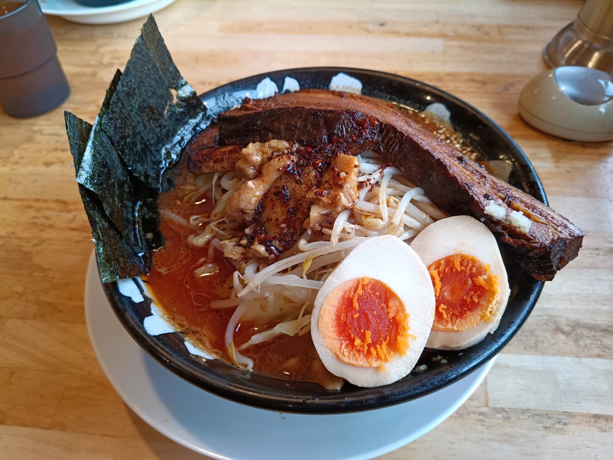 elyrin_jg1's tweet photo. ラーメン🍜
＋餃子にしたら、ライスまで来てしまった😱 https://t.co/H17vngb8wq