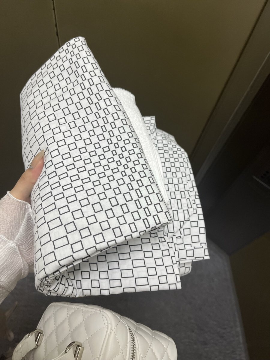reregadaiji's tweet photo. 廉以外の全てがどうでも良くて写真に20万使ったりカプセルホテルに3200円払ったりする人生。 https://t.co/rcY7hl4y9h