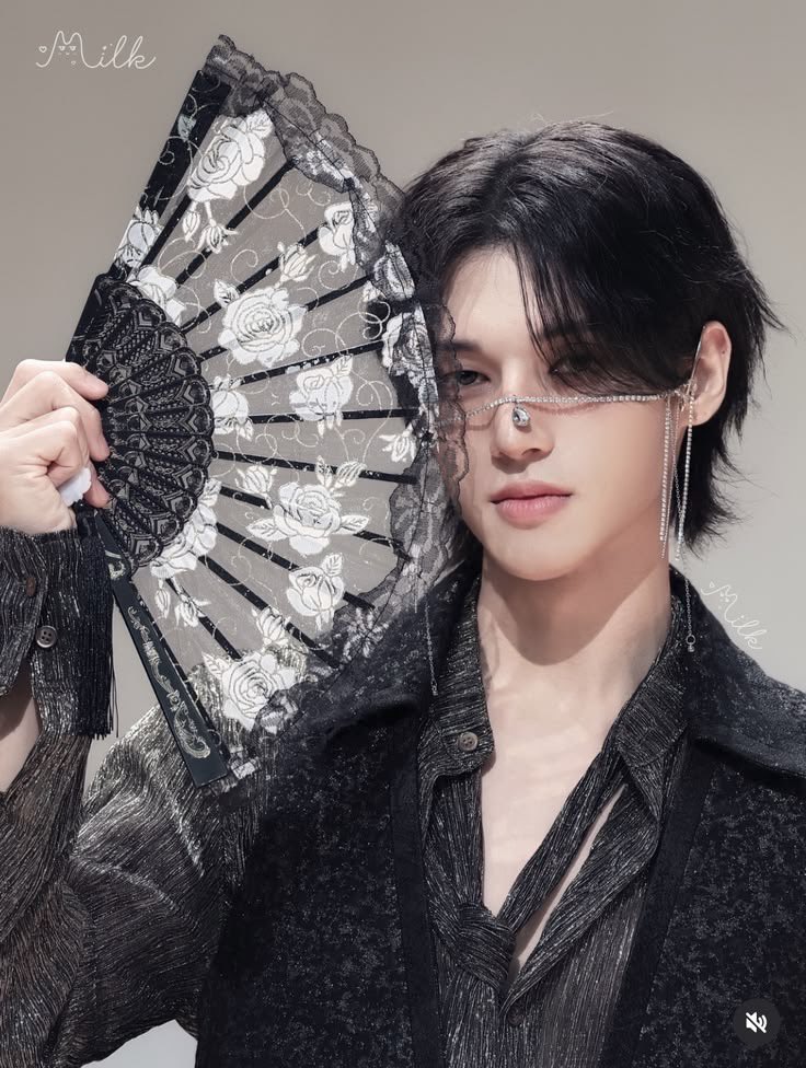 woowonsan's tweet photo. these visuals are insane https://t.co/eniQujqeuF