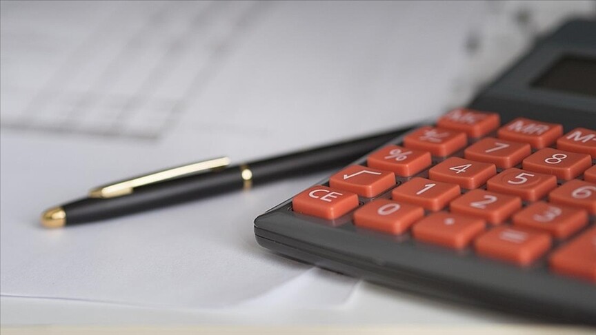 aa_finans's tweet photo. 🏦 Katılım bankaları yılın ilk yarısında 119,5 milyar liralık sukuk ihraç etti
 
👉 İstatistiklerin tutulmaya başlandığı 2013'ten bu yana en fazla sukuk ihracı 197,8 milyar lira ile Ziraat Katılım Bankası tarafından yapılırken, bunu 167,3 milyar lira ile Albaraka Türk, 152 milyar lira ile Türkiye Emlak Katılım Bankası takip etti

🎙️Türkiye Katılım Bankaları Birliği Genel Sekreteri İsmail Vural:

👉 "Katılım bankalarımızın toplam sukuk ihraç hacminin yıl sonunda yaklaşık 250 milyar lira seviyesine ulaşacağını öngörüyoruz"

https://t.co/HvNASqvT4c