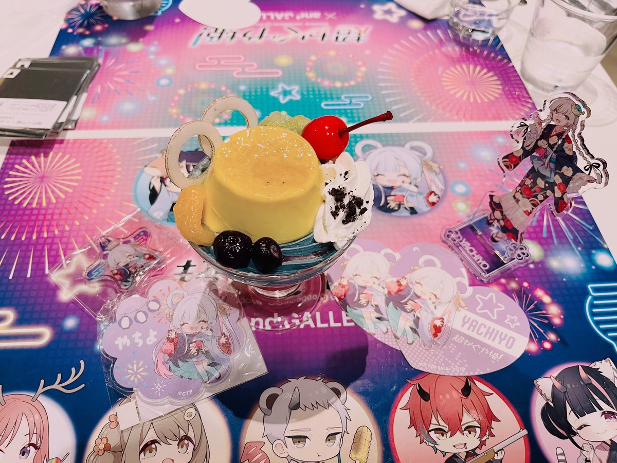 ALyCE_VRC_'s tweet photo. 超かぐコラボカフェ〜！！✨️
プリンおいしかった！！
 #超かぐや姫 https://t.co/WmV51de0UD