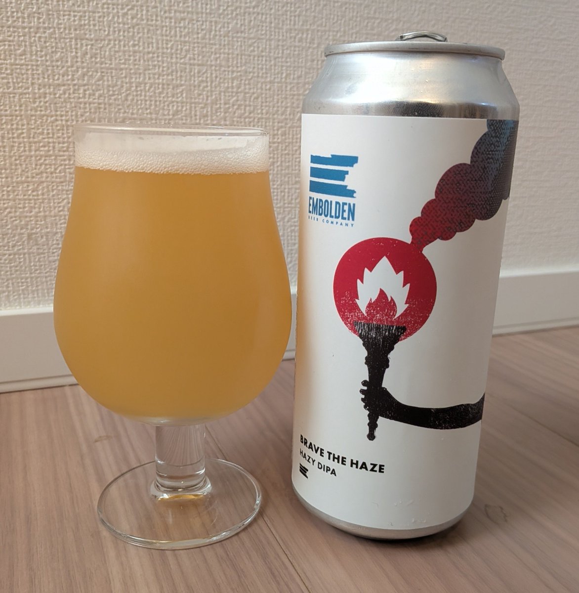 Kadoou_u's tweet photo. 明るいうちから飲み始め

Embolden Beer Company
「Brave the Haze」ヘイジーダブルIPA（Hazy DIPA）
軽い飲み口なのにアルコール８％きたら、すぐ酔っ払っちゃいます
苦みはなく、甘みを感じるフルーティーな味わい
うんま〜🍻
#クラフトビール
#hazy https://t.co/eADURHn0bw
