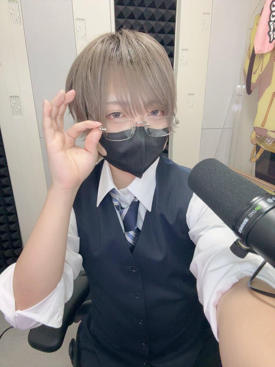kanichan_2255's tweet photo. かっこつけてみたいお年頃(𓏼ᖛ-ᖛ𓏼) https://t.co/bFBueG0NC8