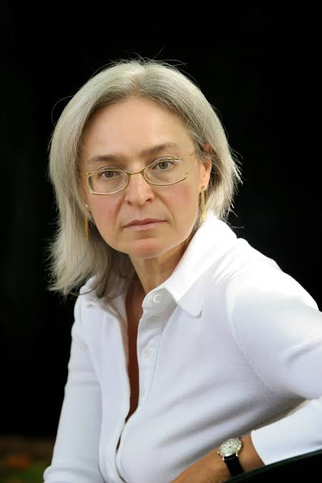 Paul781687A's tweet photo. A l'heure où on invoque la liberté d'expression pour une journaliste russe, ça fera 20 ans en octobre qu'Anna Politkovskaïa a été assassinée... https://t.co/ZPugWk5aKr
