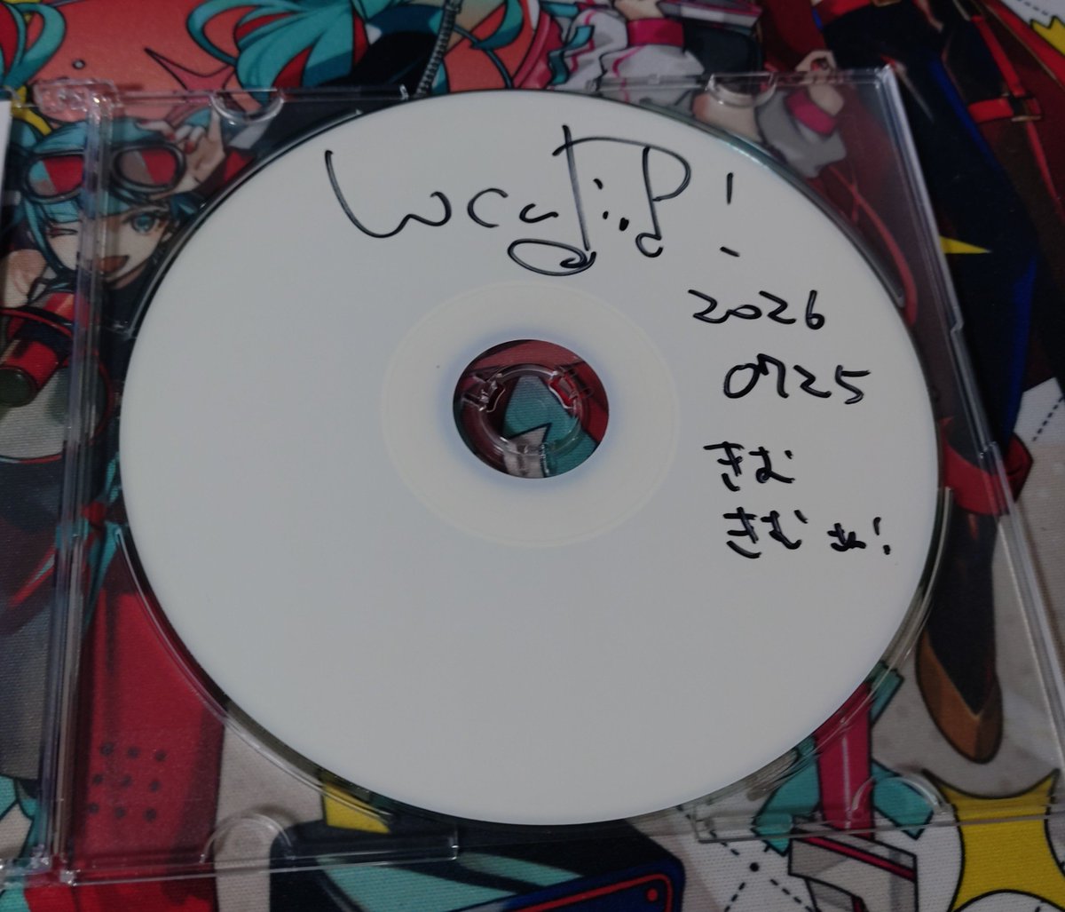 Kimu_0's tweet photo. マジカルミライのクリマ戦利品①
ぼーかりおどP様(@vocaliod_P )のCDと缶バッジ！！！
落選集6売り切れ前にお迎えできて良かった！
また、サインまで書いていただけて大変嬉しい…大切にします(⁠◡⁠ ⁠ω⁠ ⁠◡⁠) https://t.co/X8TE3ib5y5