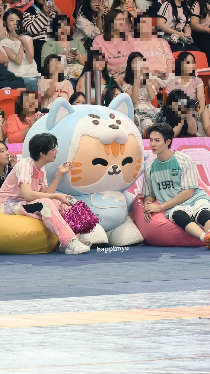happimyu's tweet photo. ครอบครัวสุขสันต์มากกกกก นั่งจุมปุ๊กกัน3คนพ่อแม่ลูก🥺🤲🏻

ZEENUNEW x ZON SUSU
#กีฬาสีซีนุนิวสุดเจ๋ง
#DMDSportsDay2026 https://t.co/BSKCOWLdZ0