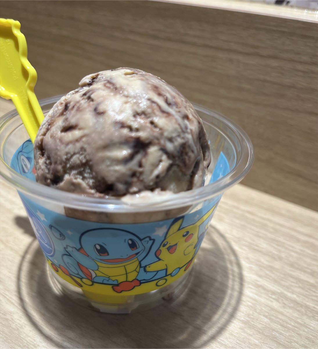 ruuu__35's tweet photo. さっくんの番組でおすすめしてた、ジャモカアーモンドファッジ食べたら確かに美味しかった🍨🩷 https://t.co/vnNE6zrX2D