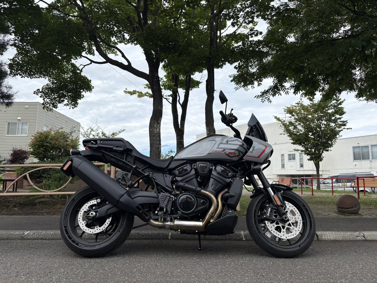 YKkRider's tweet photo. 本日、マイバイクの点検につき
待ってる間にパンアメリカを試乗🏍
めちゃくちゃ乗りやすい👌
大きい以外は優秀🙄 https://t.co/e9ipPfCkjM
