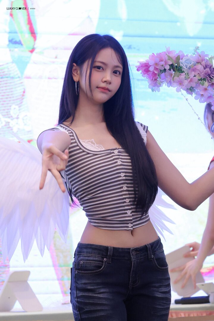 starfess's tweet photo. -star carmen hari ini guys 😭 cakep sebadan² https://t.co/1IECn22dS0