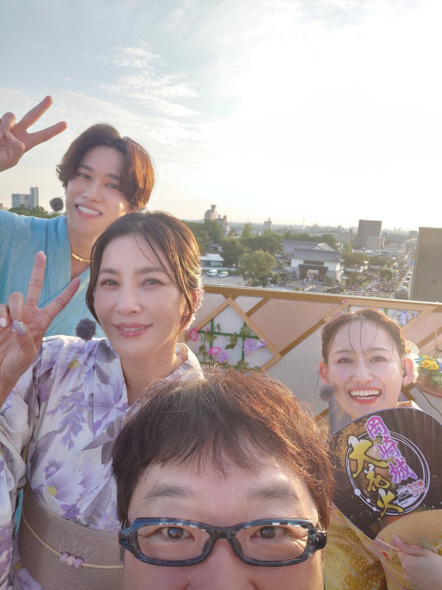 1ribottiamano's tweet photo. いよいよ始まります！
岡崎城大花火
テレビ愛知です https://t.co/H3duk1FQKK