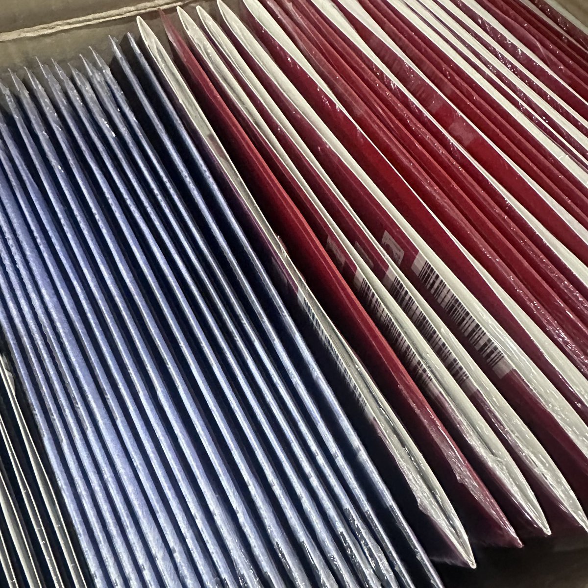 hellokitty11612's tweet photo. WTS/ TREASURE 4TH MINI ALBUM NEW WAV SEALED ALBUM 트레저 미니 앨범 미개봉 양도

Each 0.1

50pcs 4.5
100pcs 8.0

On hand

최현석 지훈 요시 준규 윤재혁 아사히 도영 하루토 박정우 소정환 treasure offline online fansign pob sell poca https://t.co/zcIPew6mFq