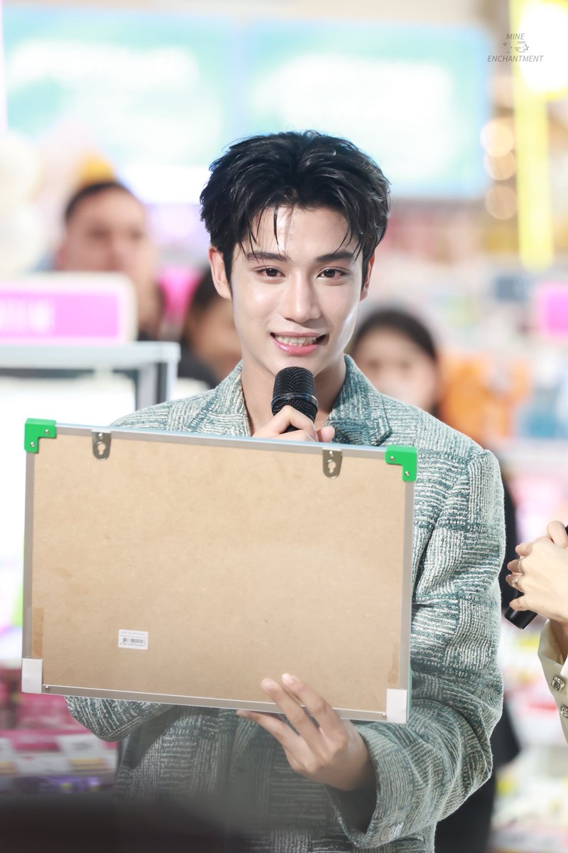 mineenchantment's tweet photo. ถ้่าเธอเป็นคุณครูก็คงจะสอนวิชารัก🫶🏻

ONGSA AT WATSONS NORTHVILLE
#watsonsxongsa
#ongsacelcius https://t.co/2qqdqaeHER