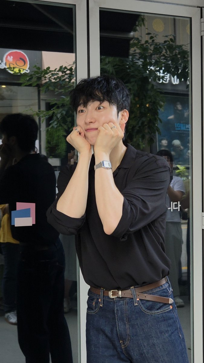 yeoro___'s tweet photo. 260701 매드해터 퇴근길
#곽민수 https://t.co/O7bLLUqm39