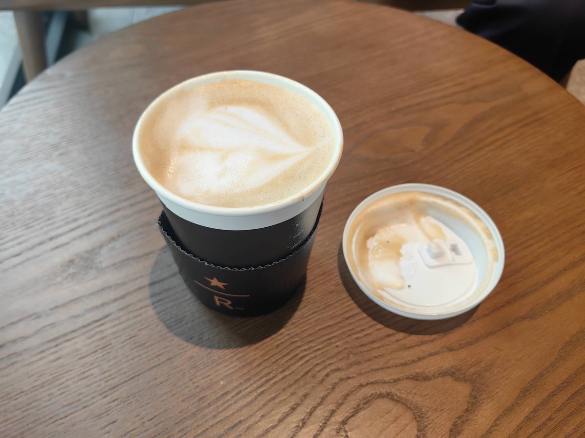 GingerB82648's tweet photo. Had such a lovely coffee chat with my old classmate today—catching up on life, laughing over silly high school memories, and feeling so grateful for this warm connection. https://t.co/ji4THJ4BmO