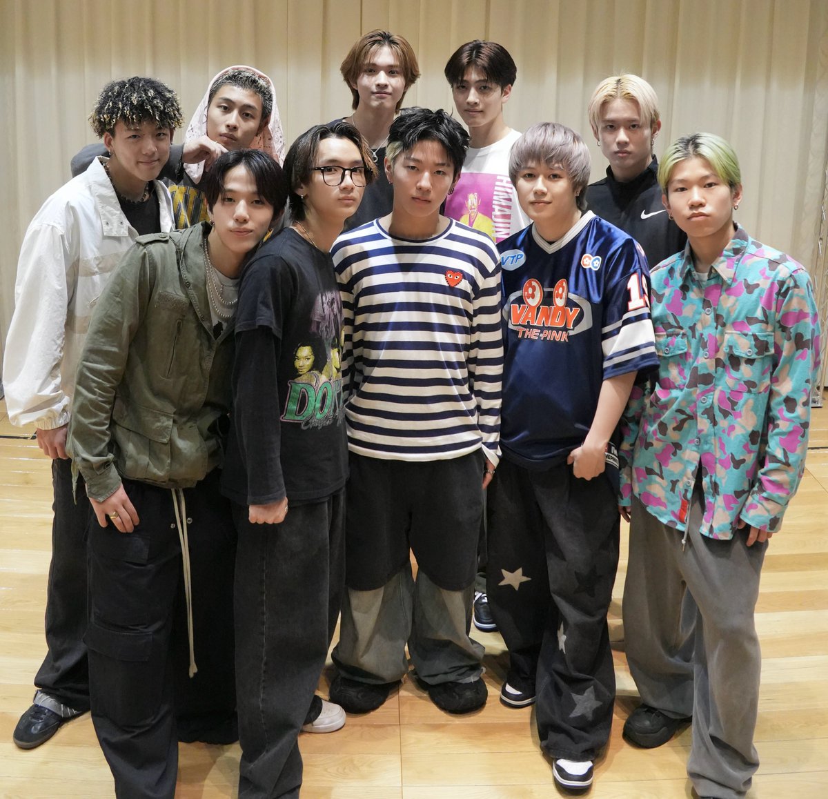 ldh_scream's tweet photo. 𝗗.𝗟𝗘𝗔𝗚𝗨𝗘 𝟮𝟱-𝟮𝟲 𝗦𝗘𝗔𝗦𝗢𝗡
#LDHSCREAM Thank You!!
‧┈┈┈┈┈┈┈┈┈┈┈┈┈‧
▸▸𝗠𝗘𝗠𝗕𝗘𝗥◂◂
No.0 武蔵
No.1 京太朗
No.8 空
No.9 LION
No.13 來夢
No.14 笑大郎
No.20 Ryunosuke
No.39 RYU-SEI
No.77 SHUNNOSUKE
No.99 航生

@dleague_jp https://t.co/ixBYaDI0gj