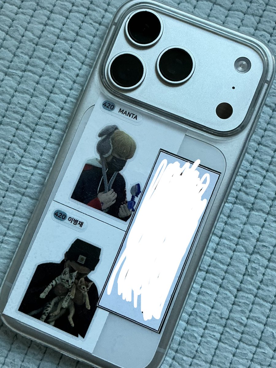 hamm_0420's tweet photo. 지금은 걍 끼워놨는데 붙일까... 
너무 고민 된다... https://t.co/WUX8Q5IL9T