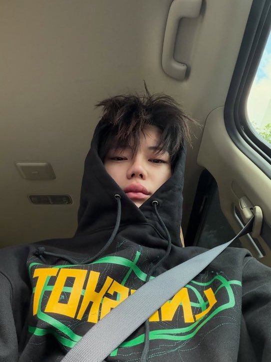 oriorae's tweet photo. INGFOKAN 2 CEWE SAHABATAN 😝🤞🏻 https://t.co/zBntBarem1